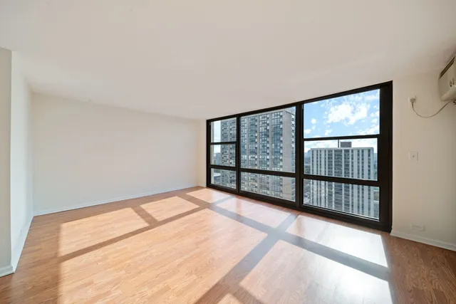 $150,000 | 2605 South Indiana Avenue, Unit 2107, Chicago, IL 60616
