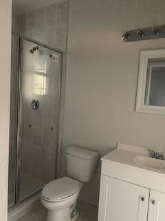 513 North 9th Street, Unit B Fort Pierce, FL 34950 - Photo 9 of 10 Master Bathroom