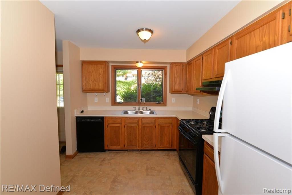 185 Fraser Street Rochester, MI 48307 - Photo 17 of 34