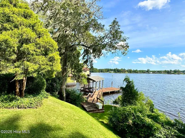$2,495,000 | 5003 Trent Woods Drive, Trent Woods, NC 28562