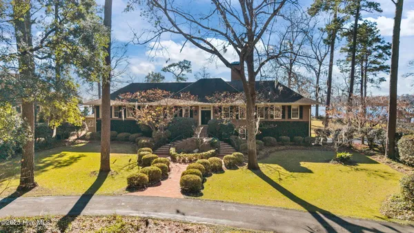 $2,495,000 | 5003 Trent Woods Drive, Trent Woods, NC 28562