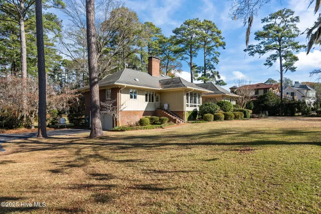 $2,495,000 | 5003 Trent Woods Drive, Trent Woods, NC 28562