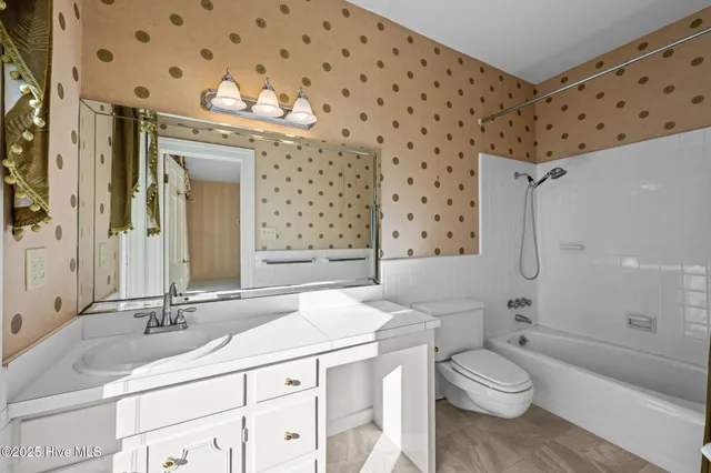 $2,495,000 | 5003 Trent Woods Drive, Trent Woods, NC 28562