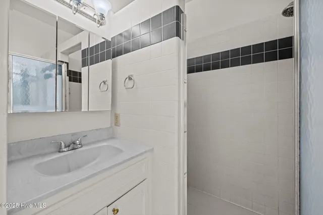 $2,495,000 | 5003 Trent Woods Drive, Trent Woods, NC 28562