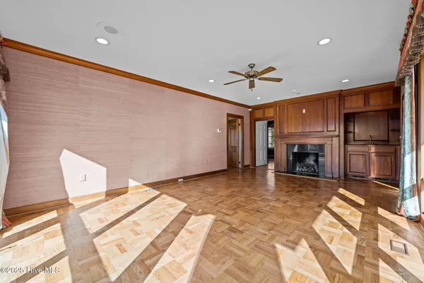 $2,495,000 | 5003 Trent Woods Drive, Trent Woods, NC 28562