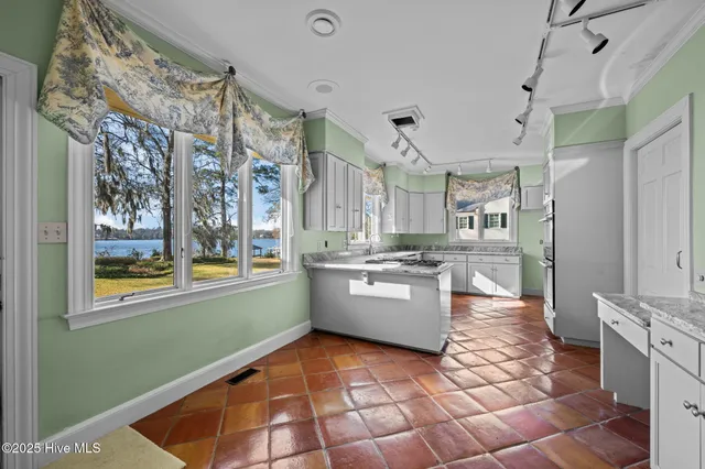 $2,495,000 | 5003 Trent Woods Drive, Trent Woods, NC 28562