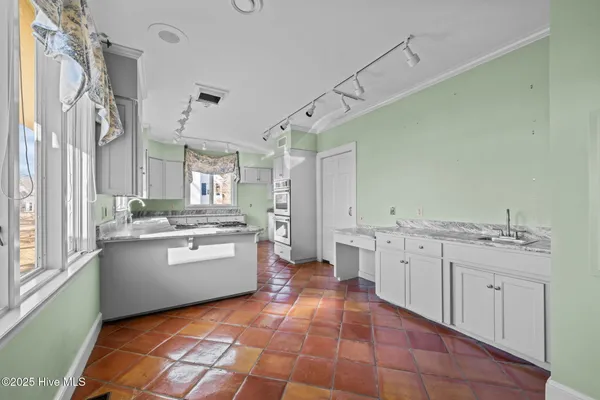 $2,495,000 | 5003 Trent Woods Drive, Trent Woods, NC 28562