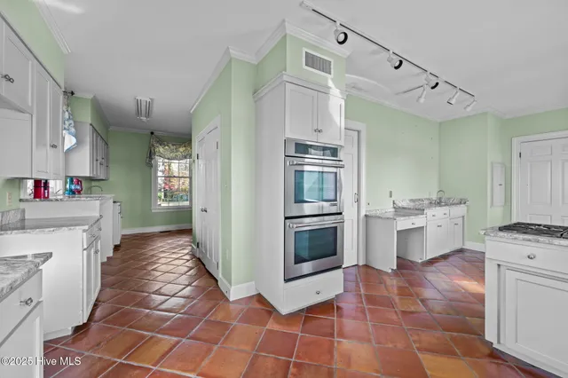 $2,495,000 | 5003 Trent Woods Drive, Trent Woods, NC 28562