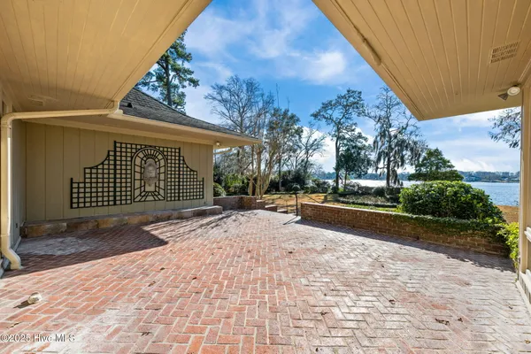$2,495,000 | 5003 Trent Woods Drive, Trent Woods, NC 28562