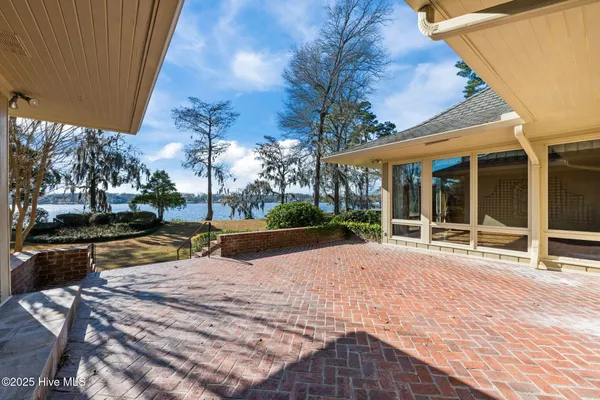 $2,495,000 | 5003 Trent Woods Drive, Trent Woods, NC 28562