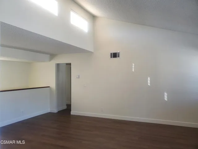 $2,995 | 6525 Twin Cir Lane, Unit 2, Simi Valley, CA 93063