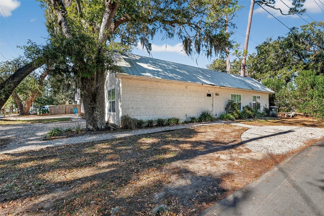 301 3rd Avenue St. Simons Island, GA 31522 - Photo 2 of 24