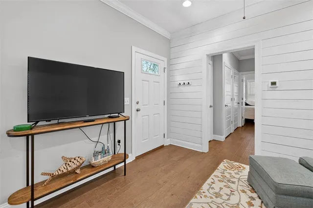 $2,000 | 301 3rd Avenue, St. Simons Island, GA 31522