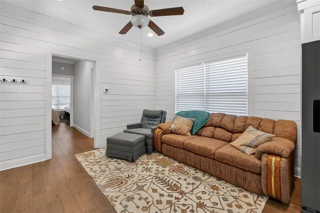 $2,000 | 301 3rd Avenue, St. Simons Island, GA 31522