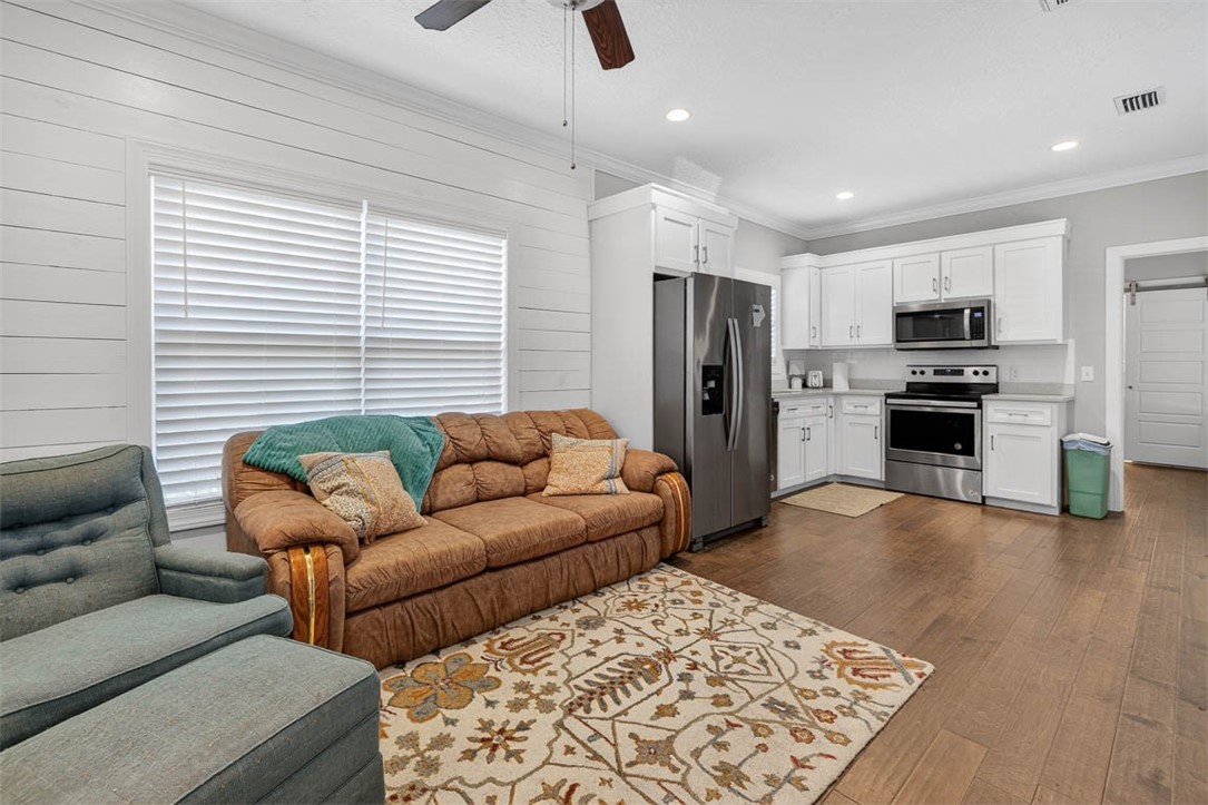 301 3rd Avenue St. Simons Island, GA 31522 - Photo 6 of 24