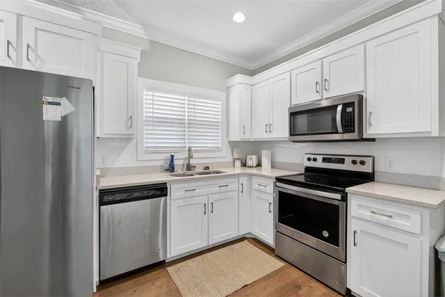 $2,000 | 301 3rd Avenue, St. Simons Island, GA 31522