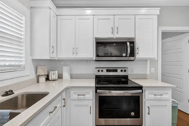 $2,000 | 301 3rd Avenue, St. Simons Island, GA 31522