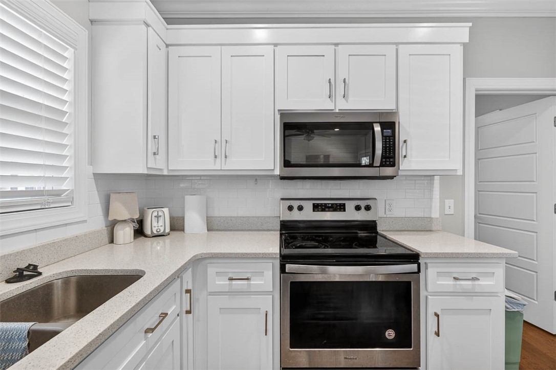 301 3rd Avenue St. Simons Island, GA 31522 - Photo 9 of 24