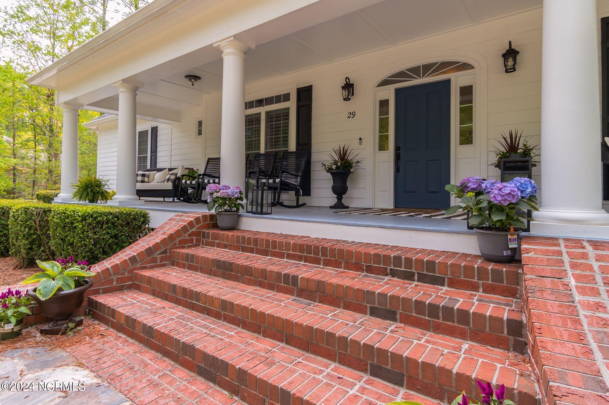 29 Gables Road New Bern, NC 28562 - Photo 11 of 104 Front
