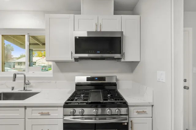 $324,999 | 580 Lampasas Avenue, Sacramento, CA 95815