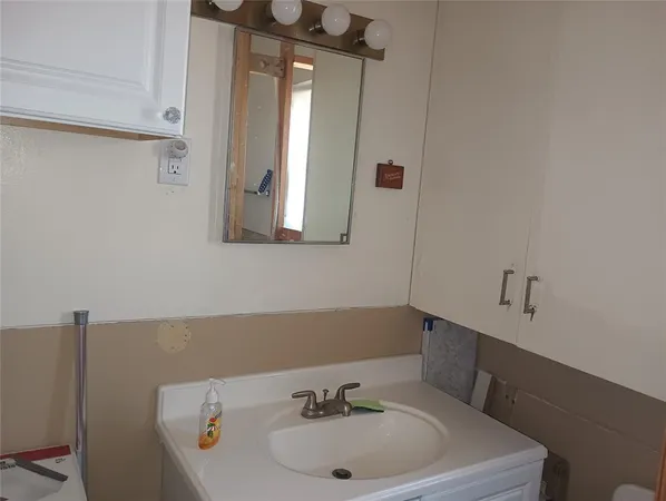 $94,000 | 203 7th Street, Memphis, TX 79245