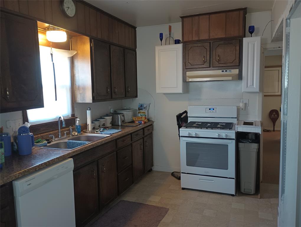 203 7th Street Memphis, TX 79245 - Photo 3 of 25