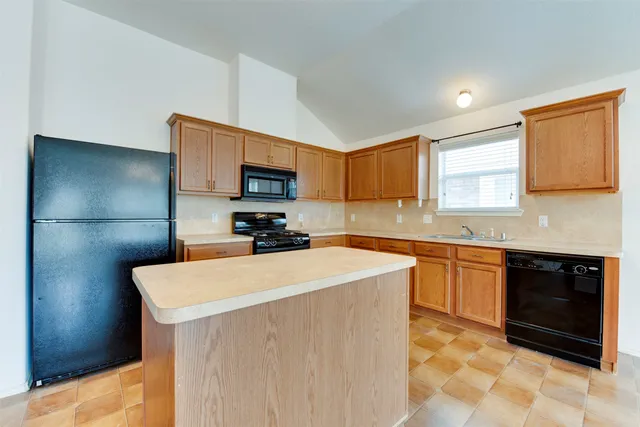 $2,100 | 18535 Melissa Springs Drive, Tomball, TX 77375