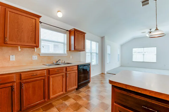 $2,100 | 18535 Melissa Springs Drive, Tomball, TX 77375