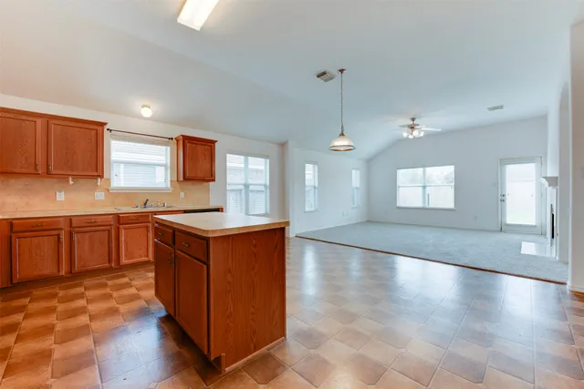 $2,100 | 18535 Melissa Springs Drive, Tomball, TX 77375