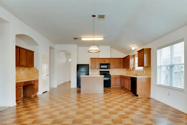 $2,100 | 18535 Melissa Springs Drive, Tomball, TX 77375