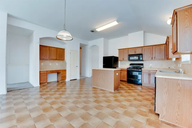 $2,100 | 18535 Melissa Springs Drive, Tomball, TX 77375