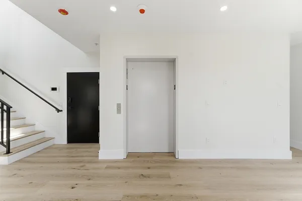 $1,099,900 | 17 Holmes Street, Unit PH1, Quincy, MA 02171