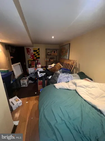 a bed room with a bed