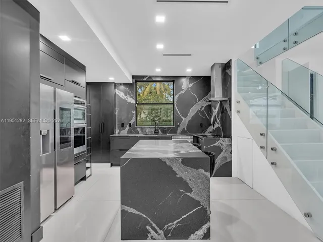 $18,900 | 3010 Alton Road, Miami Beach, FL 33140