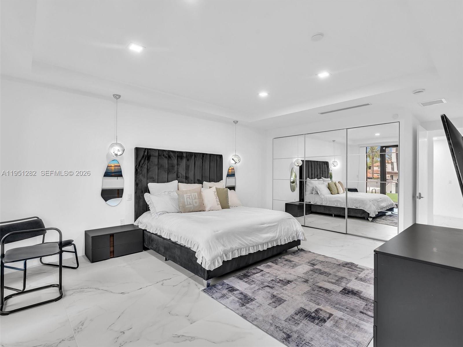 3010 Alton Road Miami Beach, FL 33140 - Photo 24 of 60