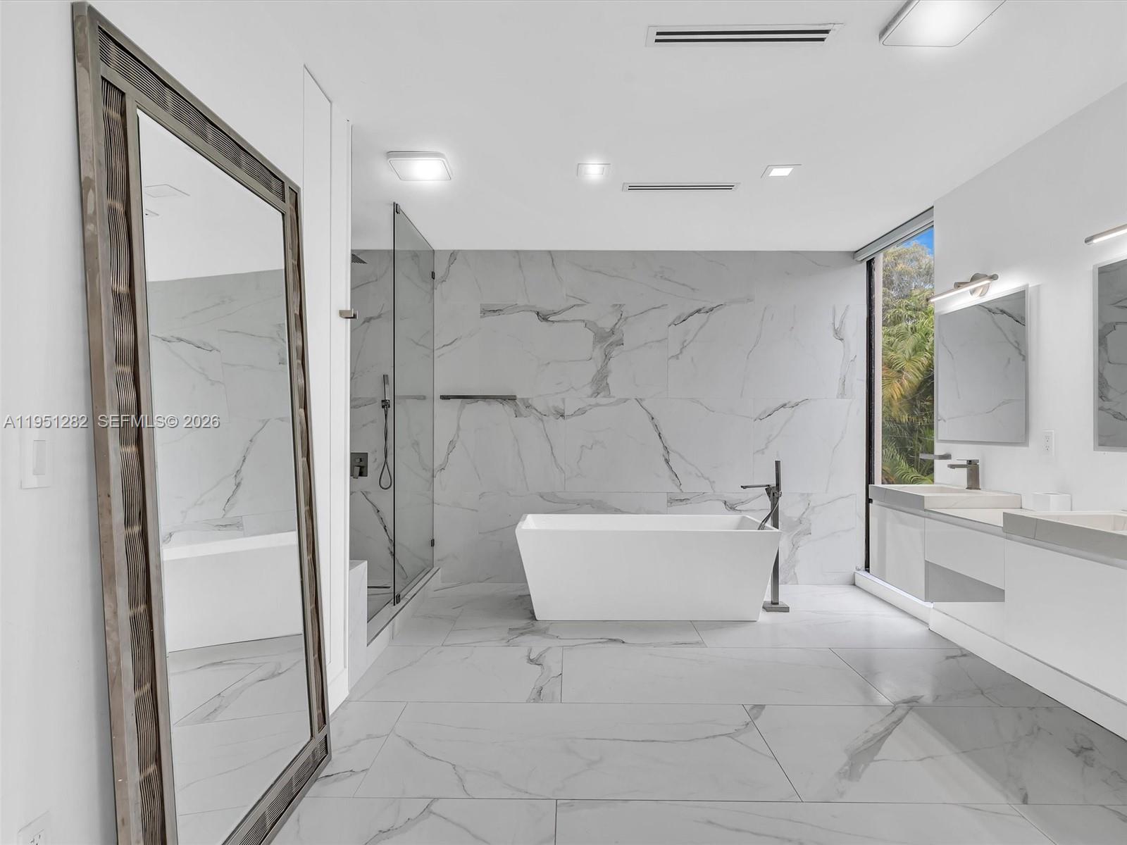 3010 Alton Road Miami Beach, FL 33140 - Photo 29 of 60