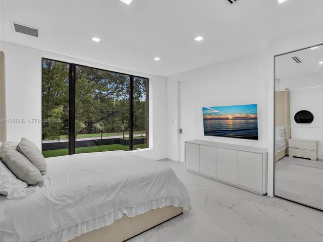 $18,900 | 3010 Alton Road, Miami Beach, FL 33140