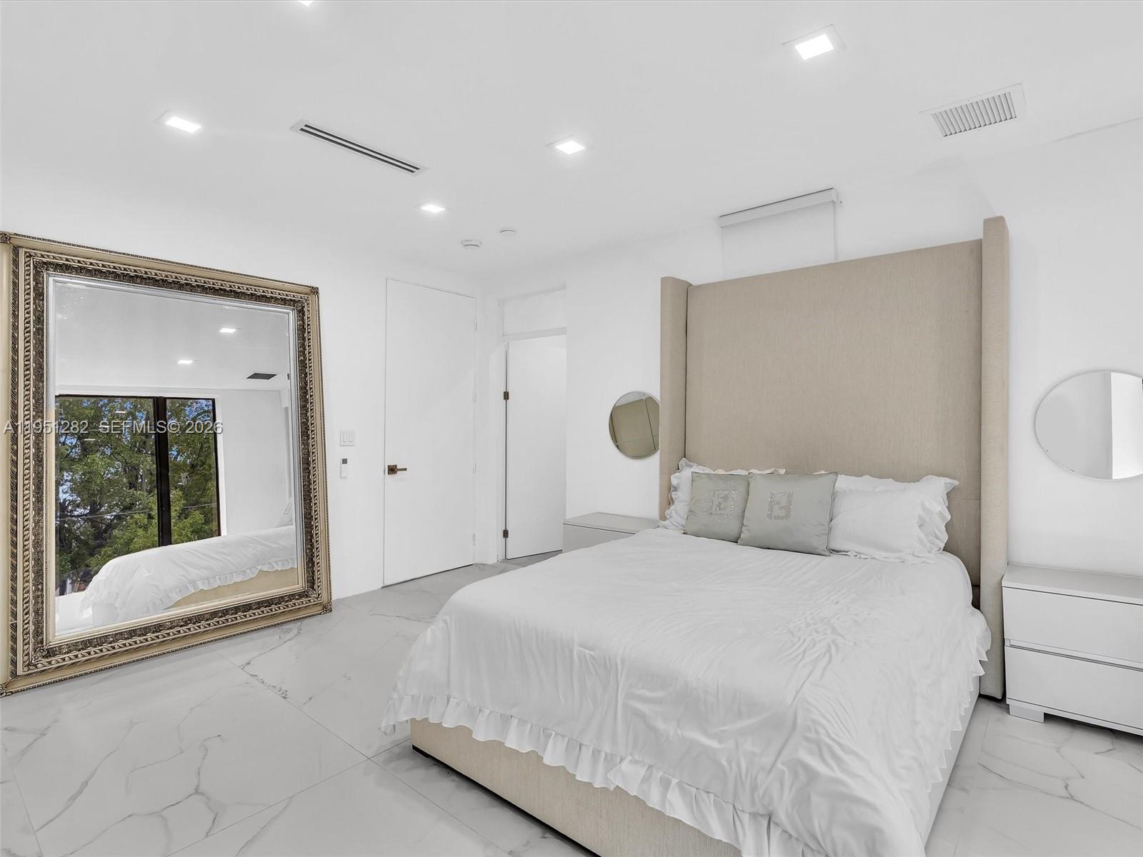 3010 Alton Road Miami Beach, FL 33140 - Photo 33 of 60