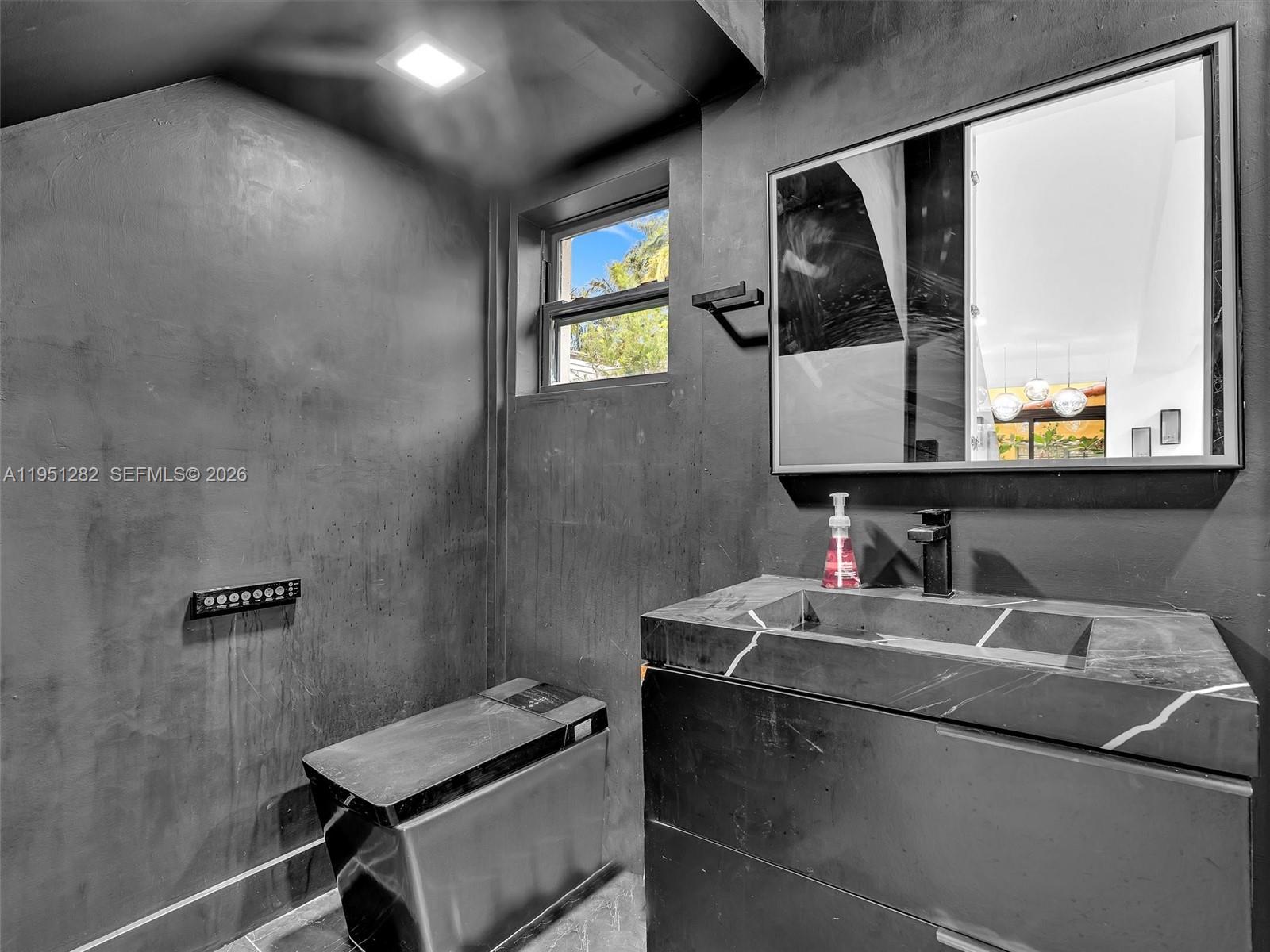 3010 Alton Road Miami Beach, FL 33140 - Photo 36 of 60