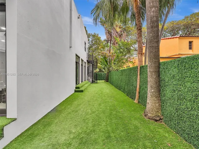 $18,900 | 3010 Alton Road, Miami Beach, FL 33140