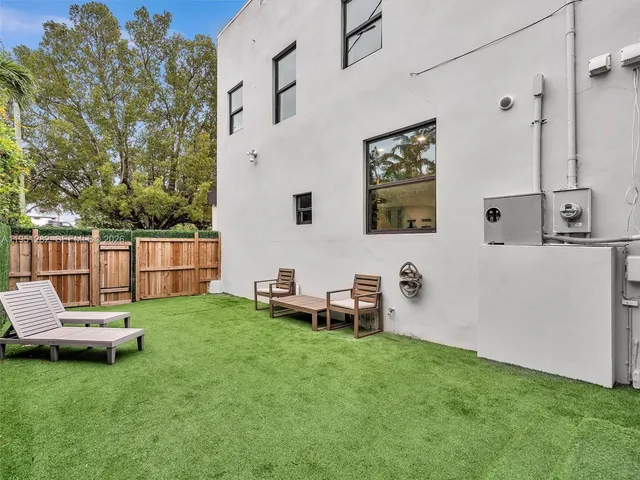 $18,900 | 3010 Alton Road, Miami Beach, FL 33140