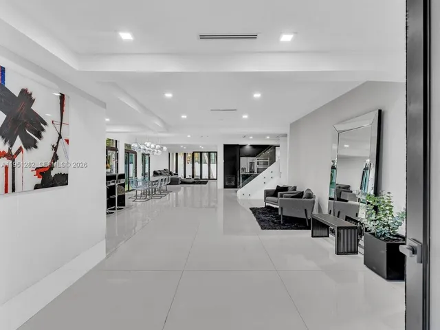 $18,900 | 3010 Alton Road, Miami Beach, FL 33140