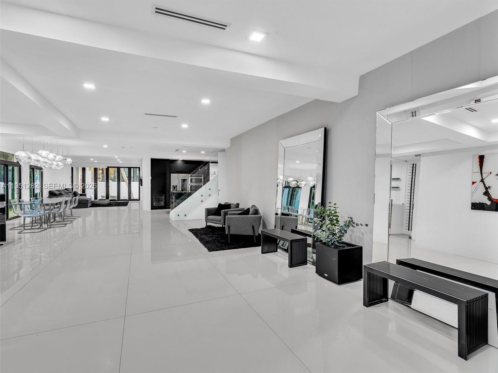 3010 Alton Road Miami Beach, FL 33140 - Photo 6 of 60