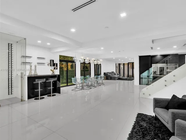 $18,900 | 3010 Alton Road, Miami Beach, FL 33140