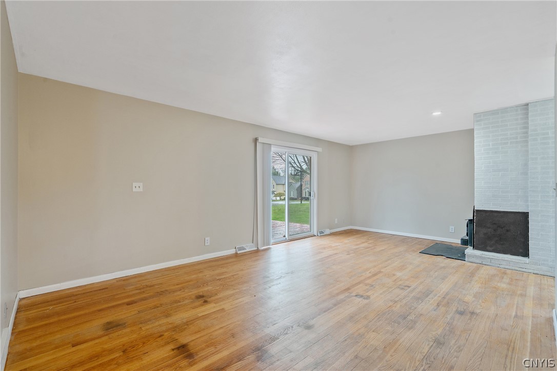 4662 Cleveland Road Onondaga, NY 13215 - Photo 3 of 33