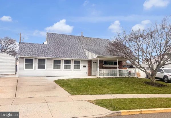 $430,000 | 233 Kenwood Drive South, Unit S, Levittown, PA 19055