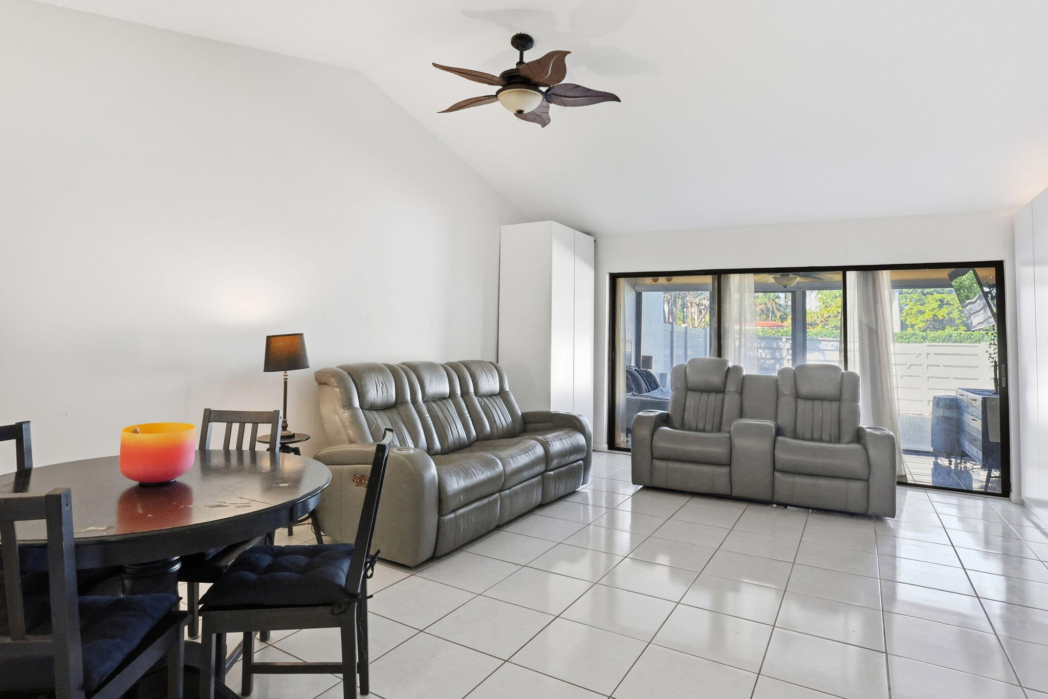 21547 Altamira Avenue Boca Raton, FL 33433 - Photo 4 of 28 12-web-or-mls-0E2A8757