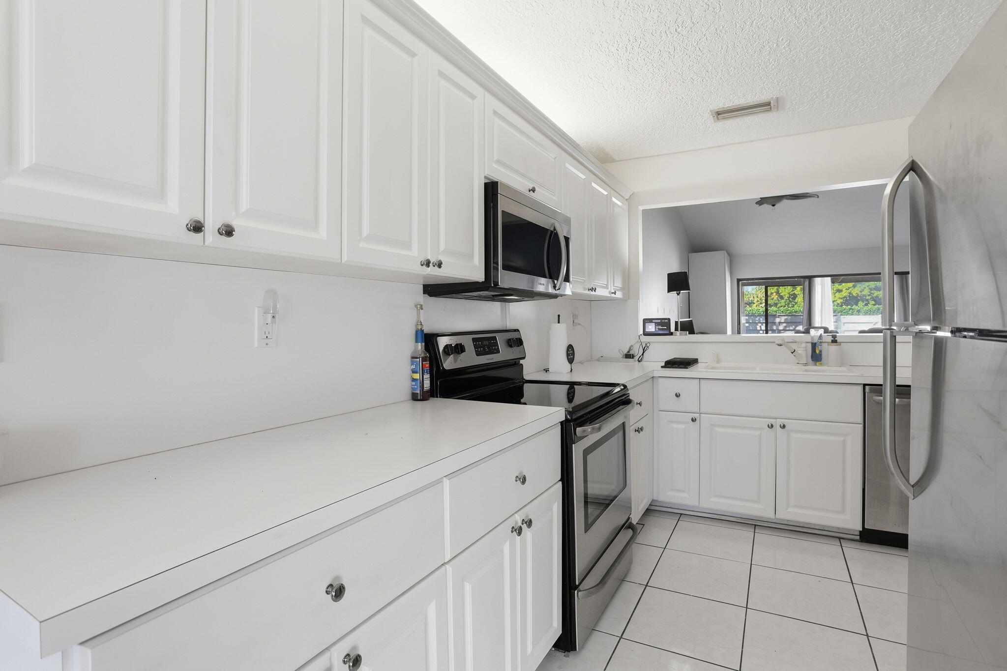 21547 Altamira Avenue Boca Raton, FL 33433 - Photo 9 of 28 21-web-or-mls-0E2A8790