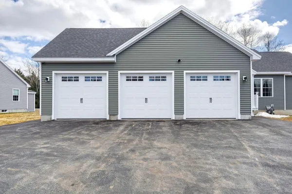$598,900 | 31 Meredith Drive, Windham, ME 04062