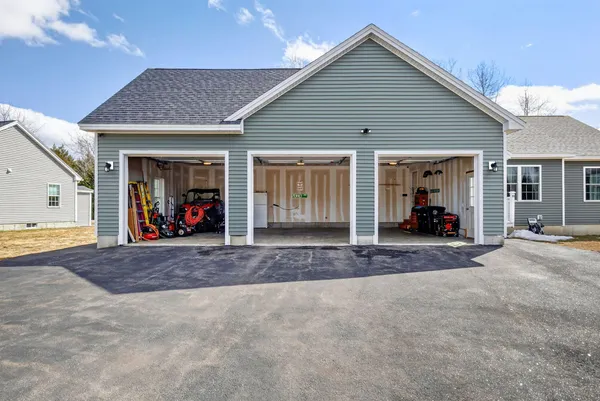 $598,900 | 31 Meredith Drive, Windham, ME 04062